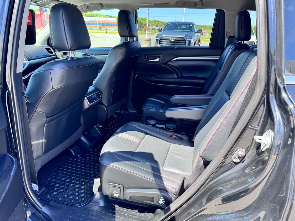 2019 Toyota Highlander XLE SR in Grand Falls, New Brunswick - 12 - w1024h768px