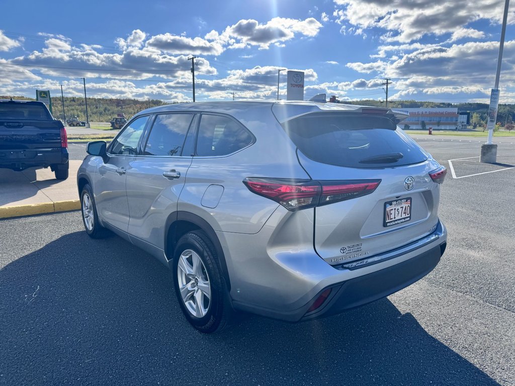 2020  Highlander LE AWD in Grand Falls, New Brunswick - 6 - w1024h768px