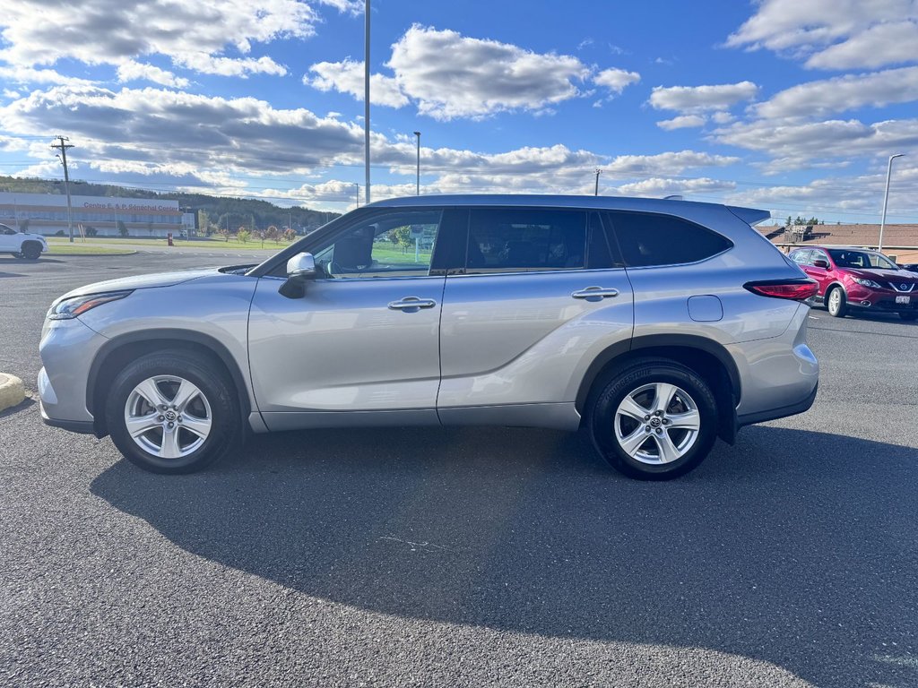 2020  Highlander LE AWD in Grand Falls, New Brunswick - 7 - w1024h768px