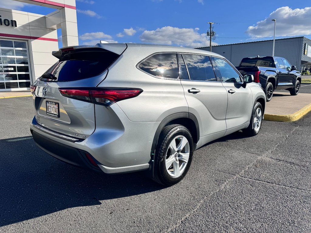 2020  Highlander LE AWD in Grand Falls, New Brunswick - 4 - w1024h768px