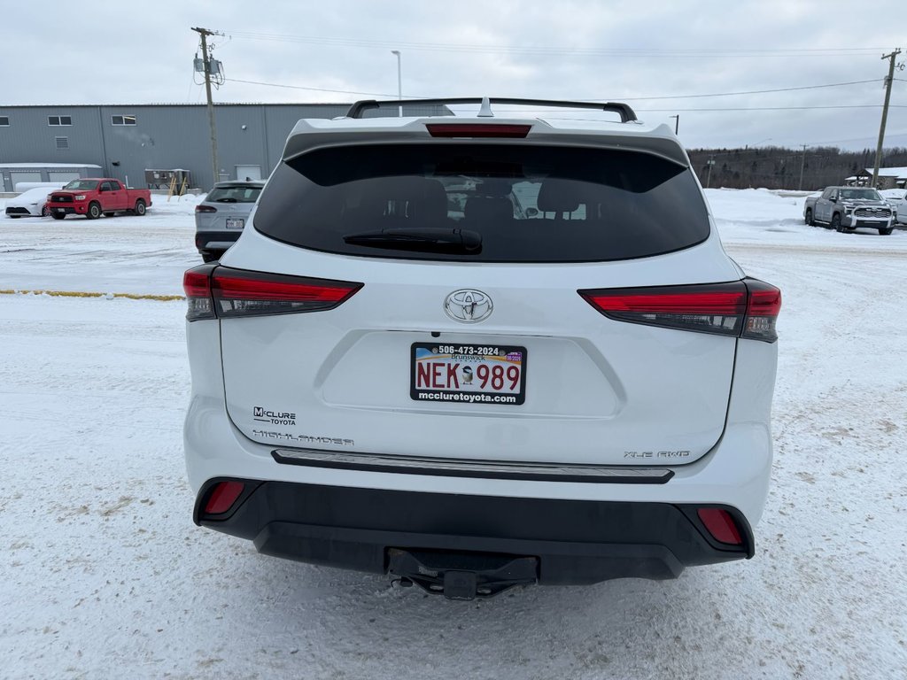 2022 Toyota Highlander XLE in Grand Falls, New Brunswick - 4 - w1024h768px