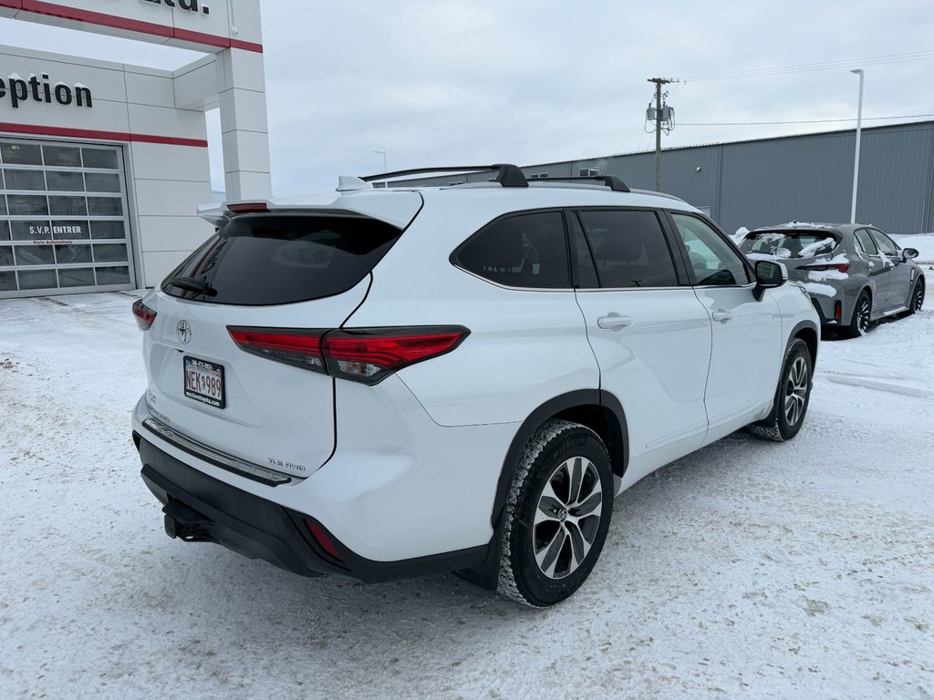 2022 Toyota Highlander XLE in Grand Falls, New Brunswick - 3 - w1024h768px