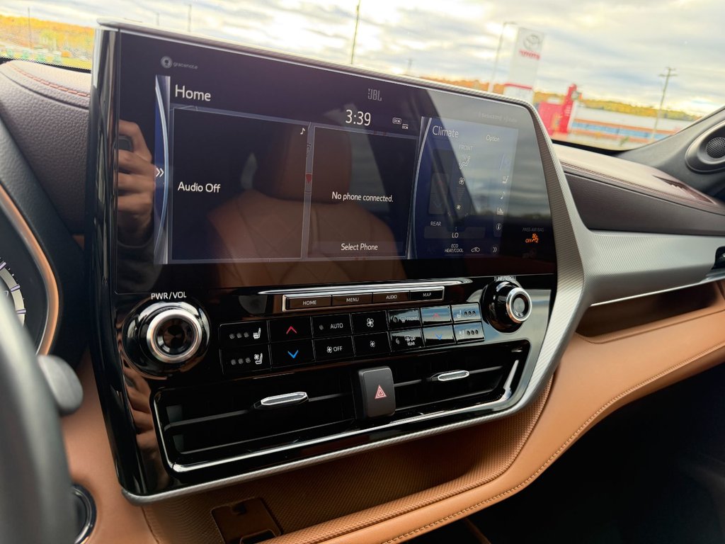 2022 Toyota Highlander Limited in Grand Falls, New Brunswick - 21 - w1024h768px