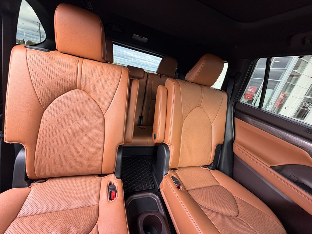 2022 Toyota Highlander Limited in Grand Falls, New Brunswick - 12 - w1024h768px