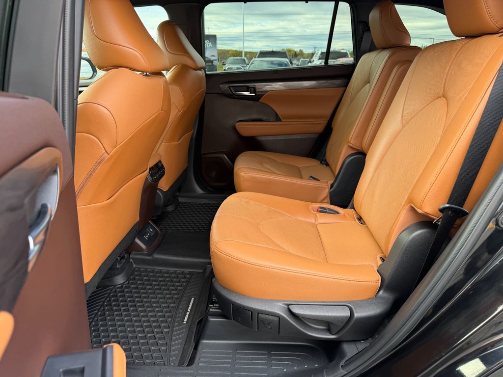 2022 Toyota Highlander Limited in Grand Falls, New Brunswick - 15 - w1024h768px