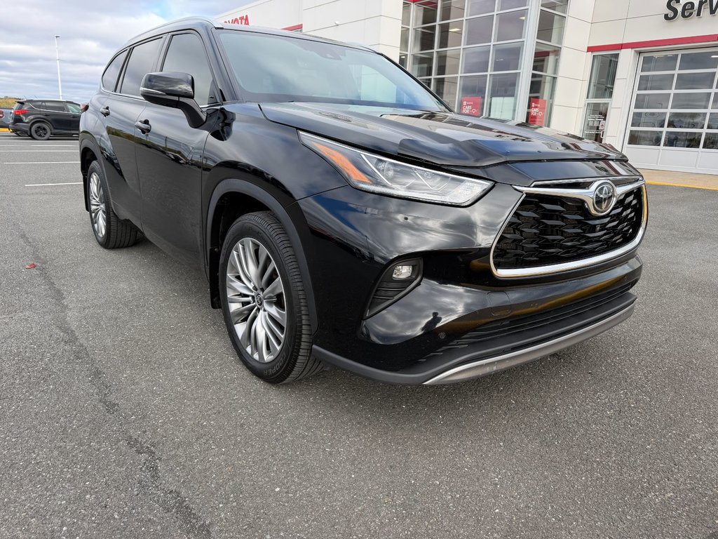 2022 Toyota Highlander Limited in Grand Falls, New Brunswick - 9 - w1024h768px