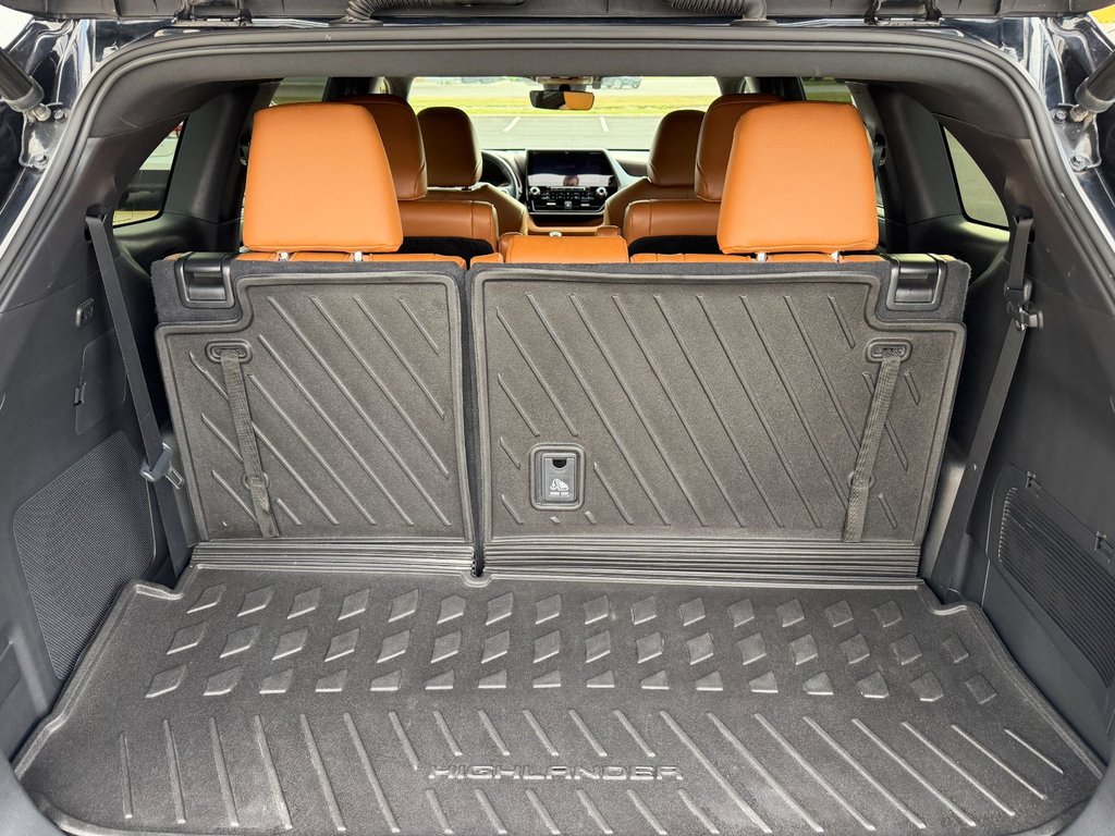 2022 Toyota Highlander Limited in Grand Falls, New Brunswick - 13 - w1024h768px