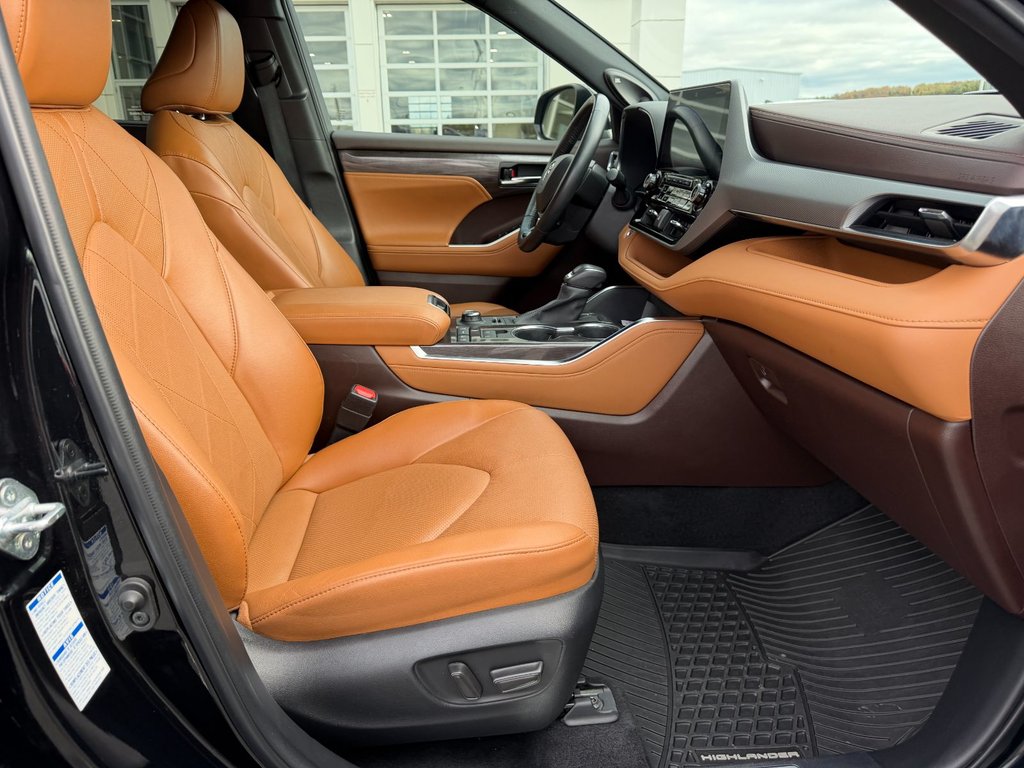 2022 Toyota Highlander Limited in Grand Falls, New Brunswick - 10 - w1024h768px