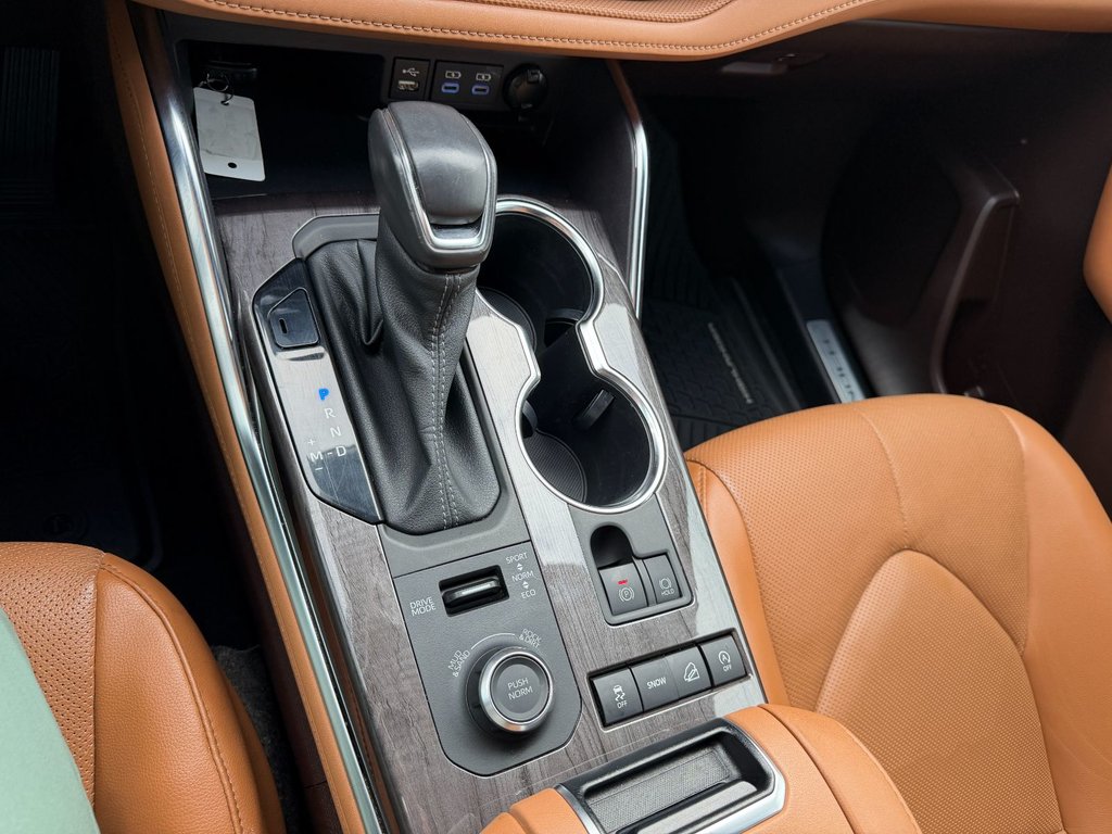 2022 Toyota Highlander Limited in Grand Falls, New Brunswick - 20 - w1024h768px