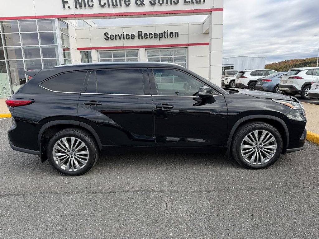 2022 Toyota Highlander Limited in Grand Falls, New Brunswick - 2 - w1024h768px