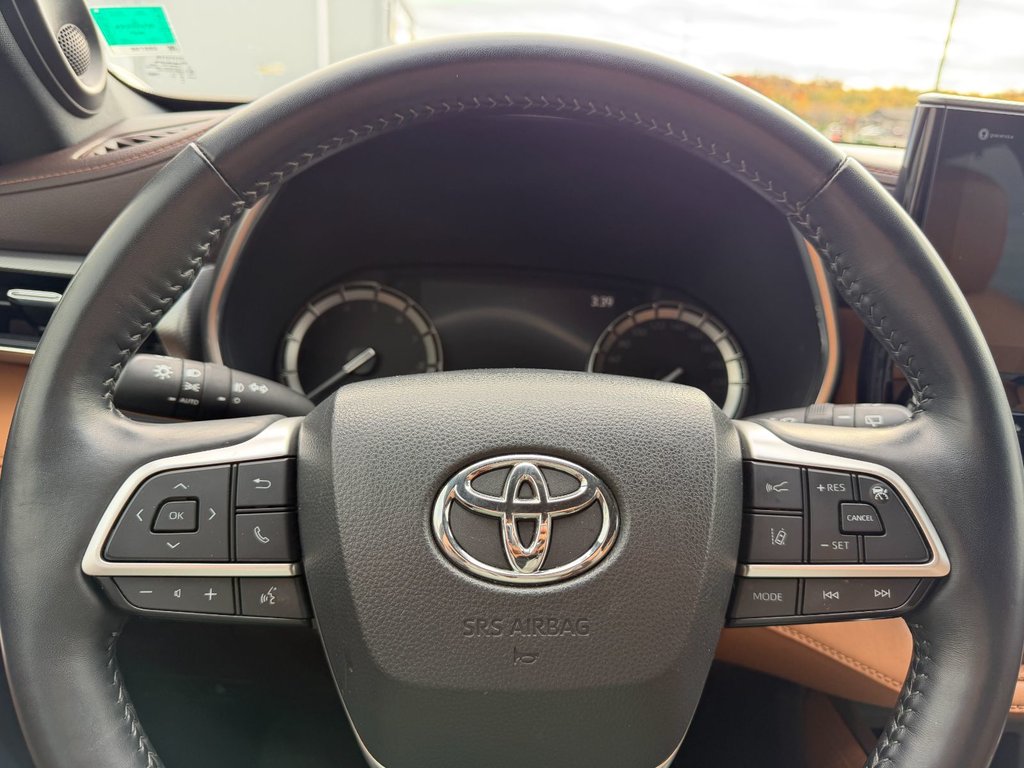 2022 Toyota Highlander Limited in Grand Falls, New Brunswick - 18 - w1024h768px