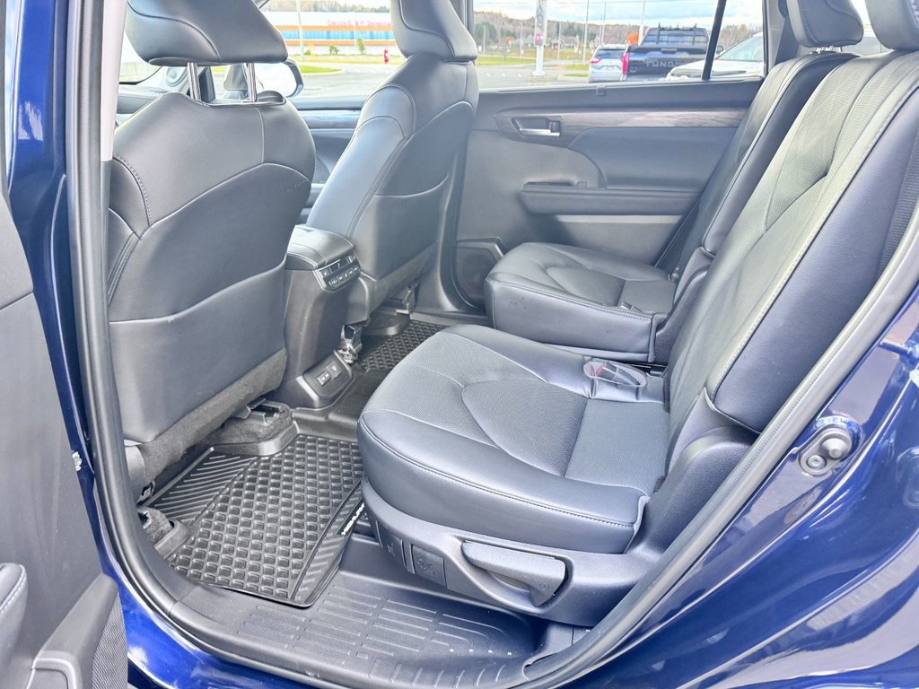 2023 Toyota Highlander PLATINUM in Grand Falls, New Brunswick - 15 - w1024h768px