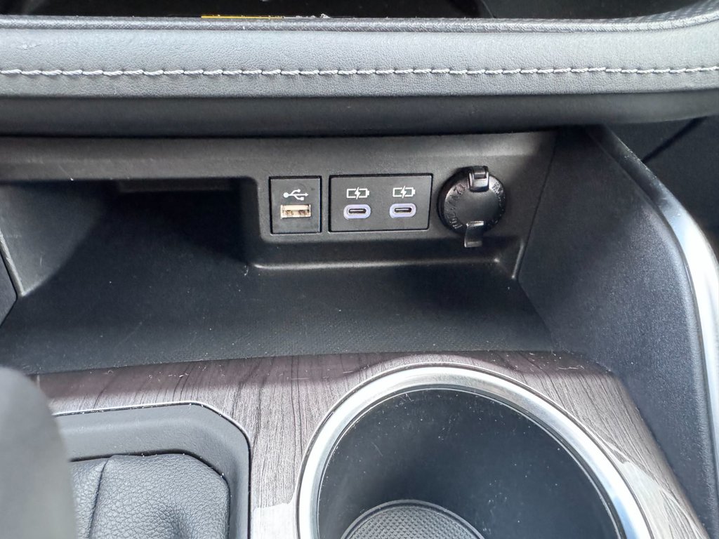 2023 Toyota Highlander PLATINUM in Grand Falls, New Brunswick - 21 - w1024h768px