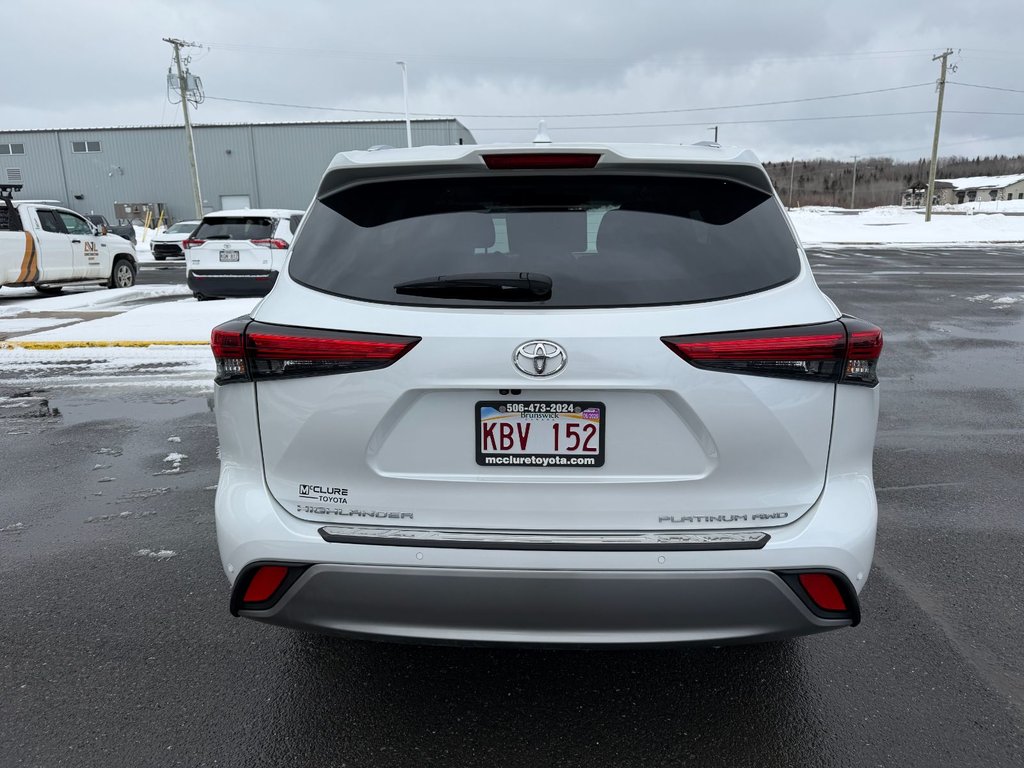 2023 Toyota Highlander Platinum in Grand Falls, New Brunswick - 4 - w1024h768px