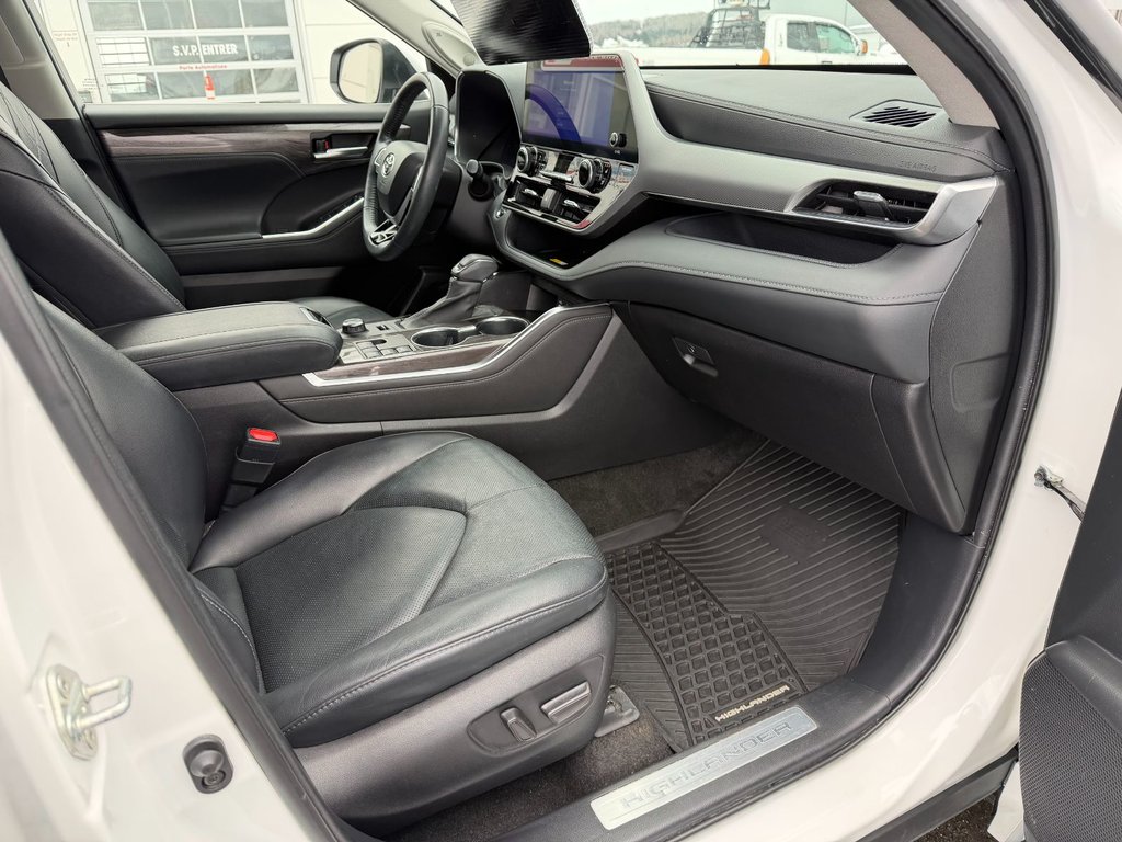 2023 Toyota Highlander Platinum in Grand Falls, New Brunswick - 10 - w1024h768px
