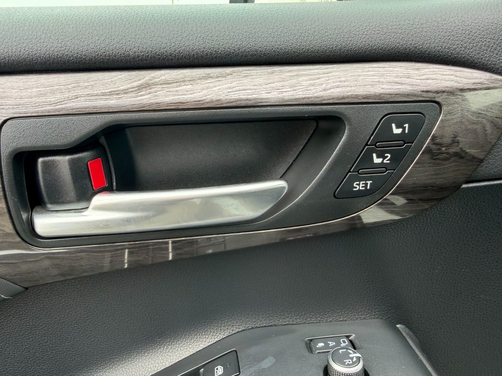 2023 Toyota Highlander Platinum in Grand Falls, New Brunswick - 18 - w1024h768px