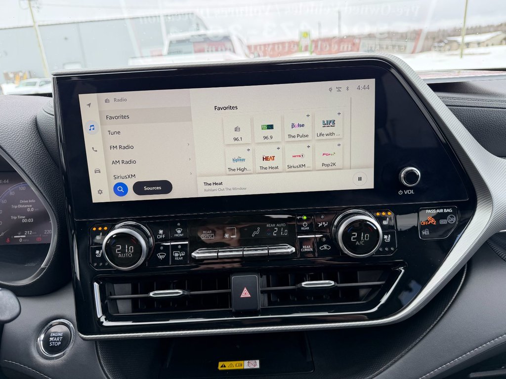 2023 Toyota Highlander Platinum in Grand Falls, New Brunswick - 23 - w1024h768px