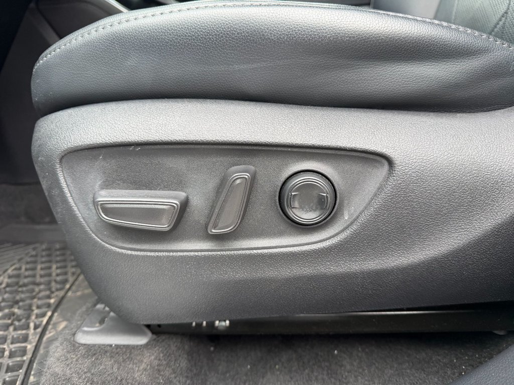 2023 Toyota Highlander Platinum in Grand Falls, New Brunswick - 17 - w1024h768px