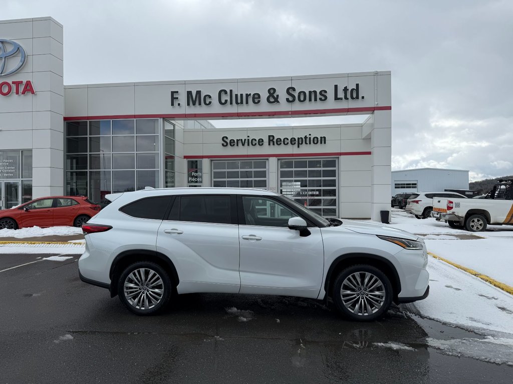 2023 Toyota Highlander Platinum in Grand Falls, New Brunswick - 2 - w1024h768px