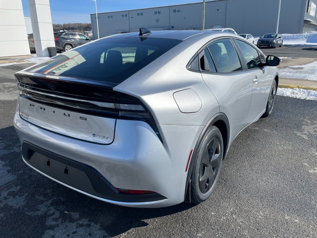Toyota Prius Plug-In Hybrid SE 2026 à Grand-Sault, Nouveau-Brunswick - 3 - w1024h768px