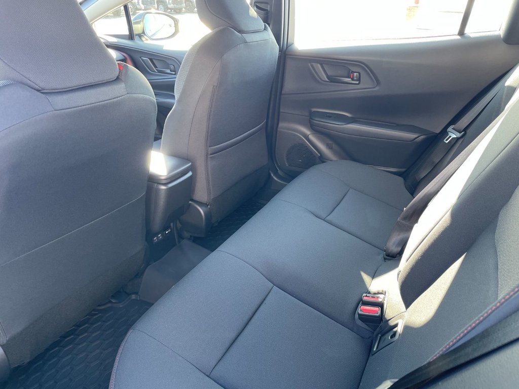 Toyota Prius Plug-In Hybrid SE 2026 à Grand-Sault, Nouveau-Brunswick - 13 - w1024h768px