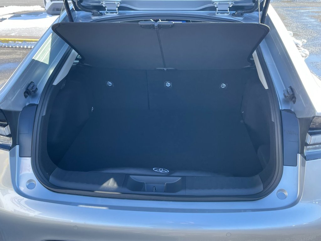 Toyota Prius Plug-In Hybrid SE 2026 à Grand-Sault, Nouveau-Brunswick - 12 - w1024h768px