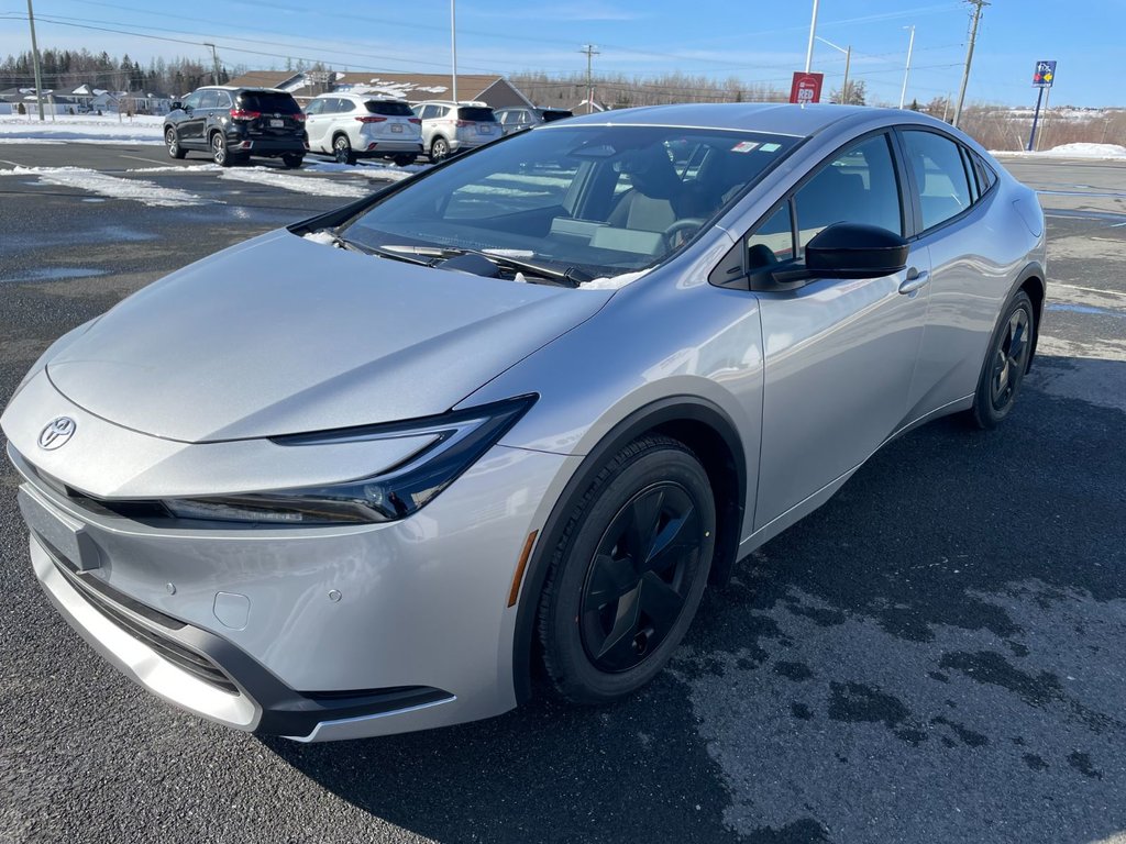 Toyota Prius Plug-In Hybrid SE 2026 à Grand-Sault, Nouveau-Brunswick - 7 - w1024h768px