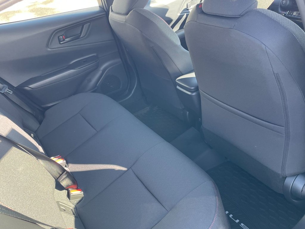 Toyota Prius Plug-In Hybrid SE 2026 à Grand-Sault, Nouveau-Brunswick - 11 - w1024h768px