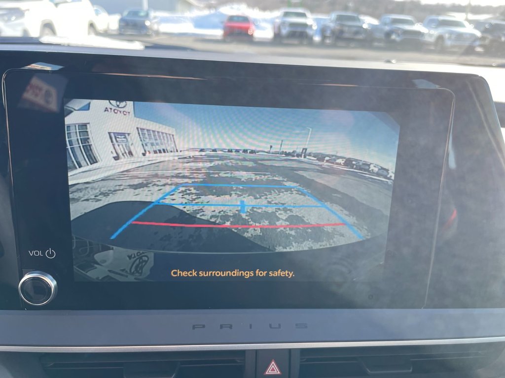 Toyota Prius Plug-In Hybrid SE 2026 à Grand-Sault, Nouveau-Brunswick - 17 - w1024h768px