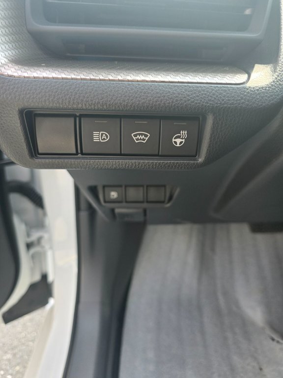 2025 Toyota Prius XLE AWD in Grand Falls, New Brunswick - 16 - w1024h768px