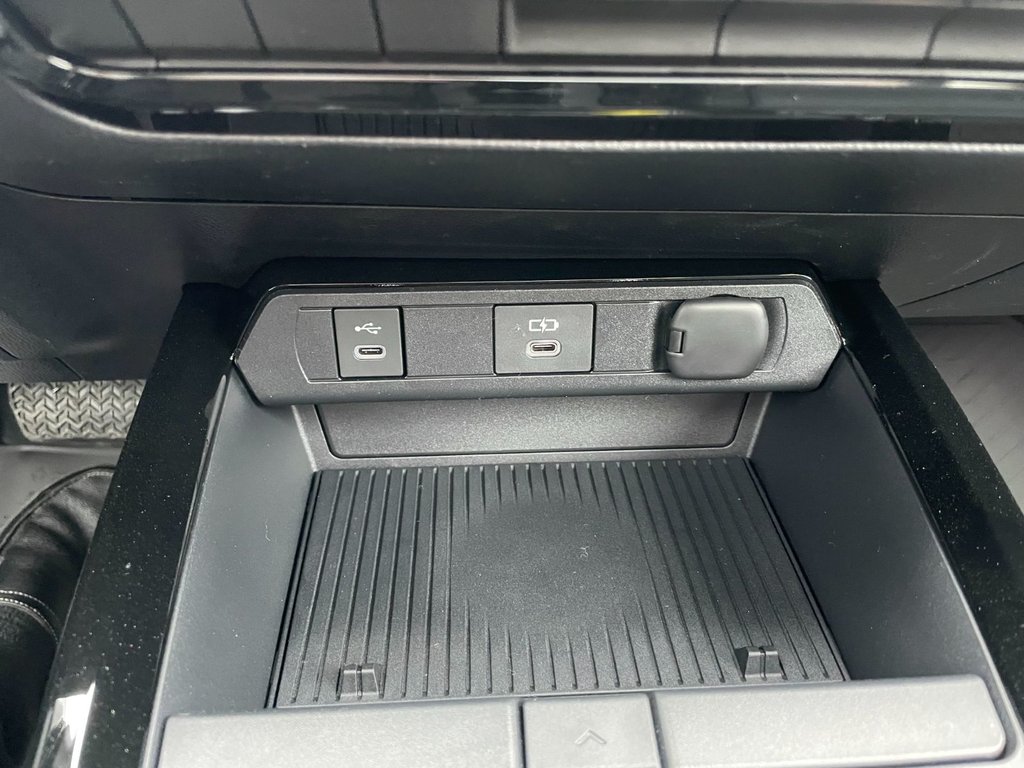 Toyota Prius LIMITED AWD 2026 à Grand-Sault, Nouveau-Brunswick - 22 - w1024h768px