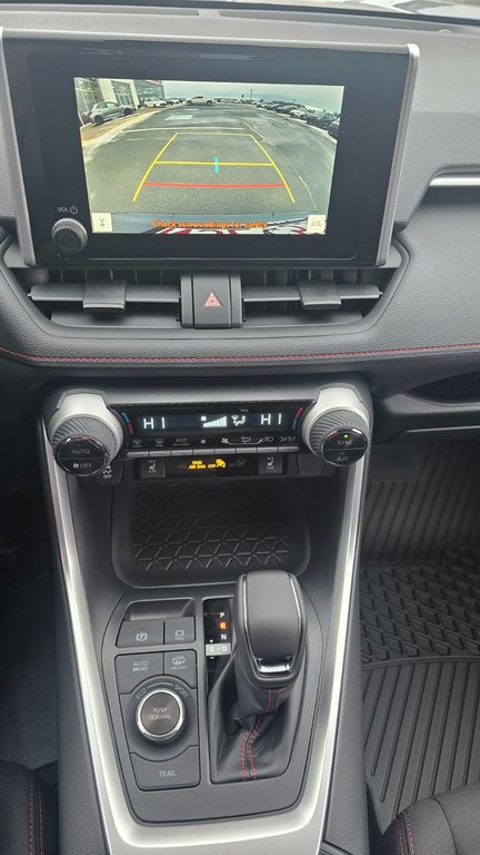 Toyota RAV4 Plug-In Hybrid SE 2025 à Grand-Sault, Nouveau-Brunswick - 14 - w1024h768px