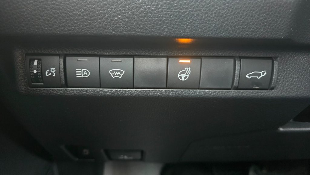 Toyota RAV4 Plug-In Hybrid SE 2025 à Grand-Sault, Nouveau-Brunswick - 17 - w1024h768px