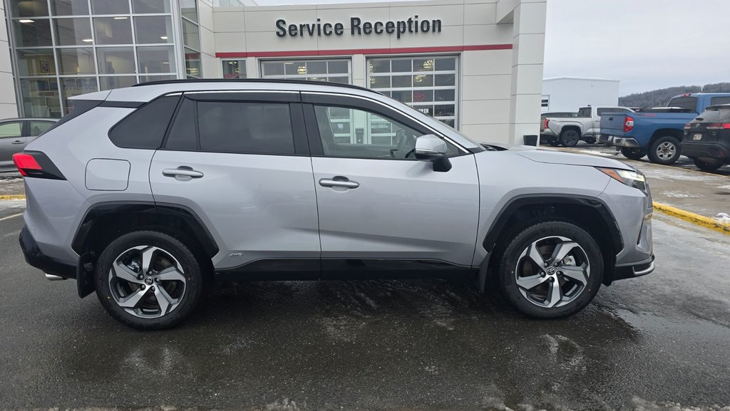 Toyota RAV4 Plug-In Hybrid SE 2025 à Grand-Sault, Nouveau-Brunswick - 3 - w1024h768px