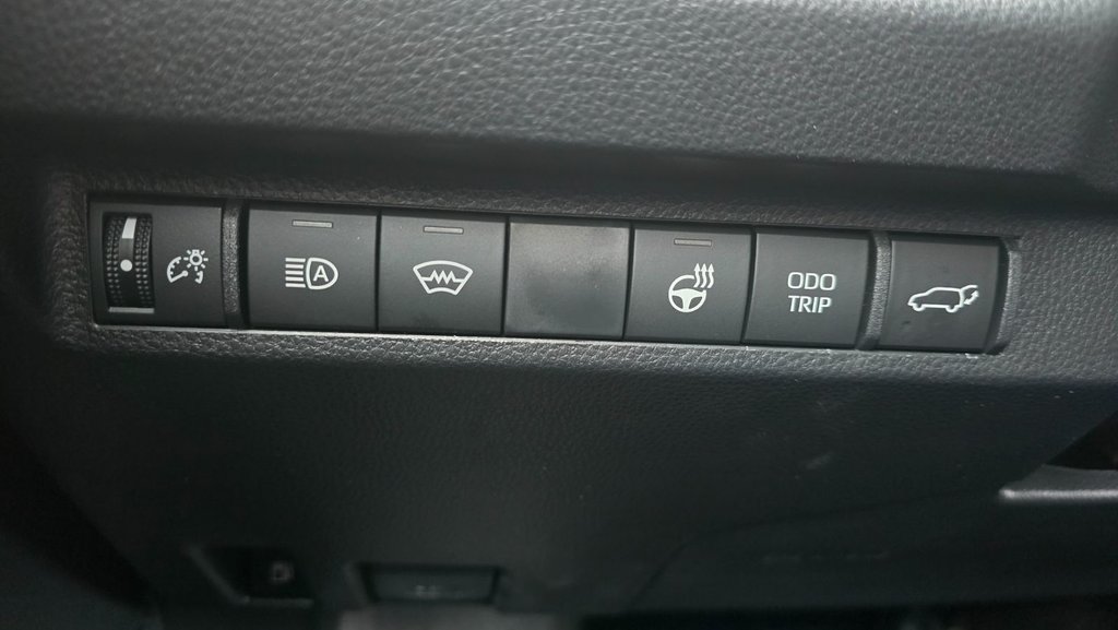 Toyota RAV4 Plug-In Hybrid XSE 2025 à Grand-Sault, Nouveau-Brunswick - 17 - w1024h768px