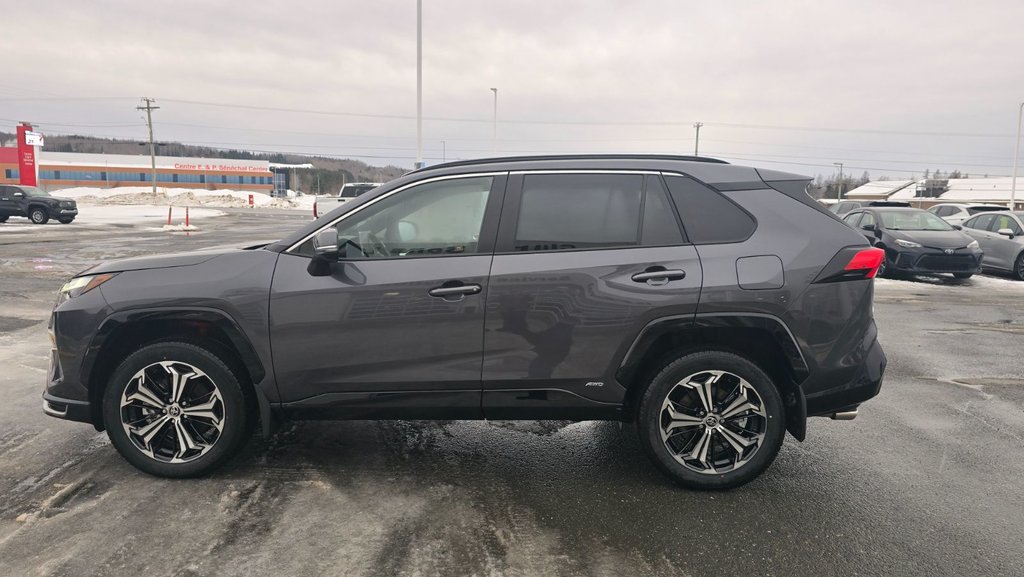 Toyota RAV4 Plug-In Hybrid XSE 2025 à Grand-Sault, Nouveau-Brunswick - 7 - w1024h768px