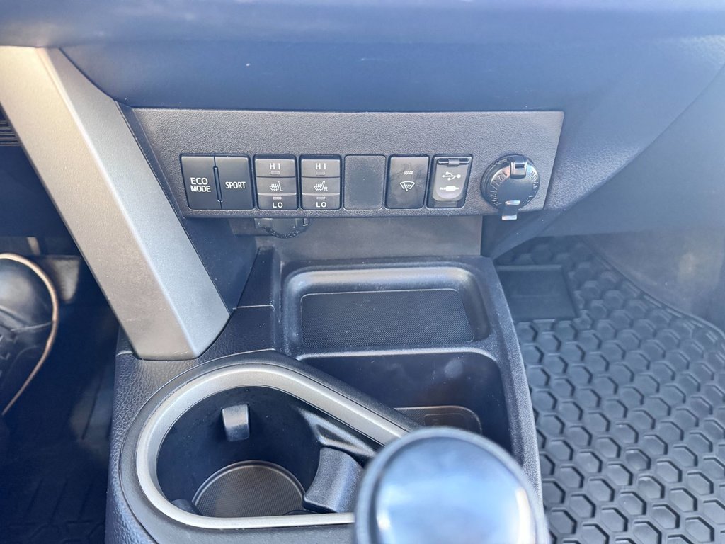 2016 Toyota RAV4 LE in Grand Falls, New Brunswick - 17 - w1024h768px