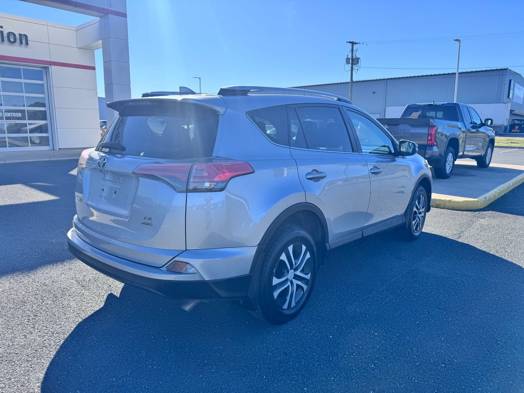 2016 Toyota RAV4 LE in Grand Falls, New Brunswick - 3 - w1024h768px
