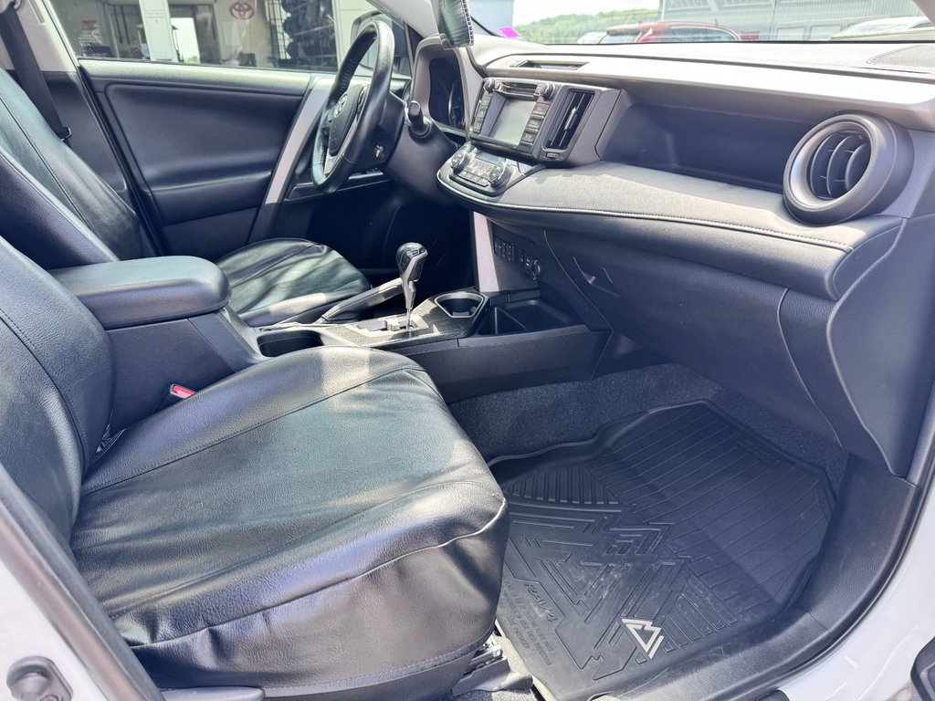Toyota RAV4 XLE 2018 à Grand-Sault, Nouveau-Brunswick - 11 - w1024h768px