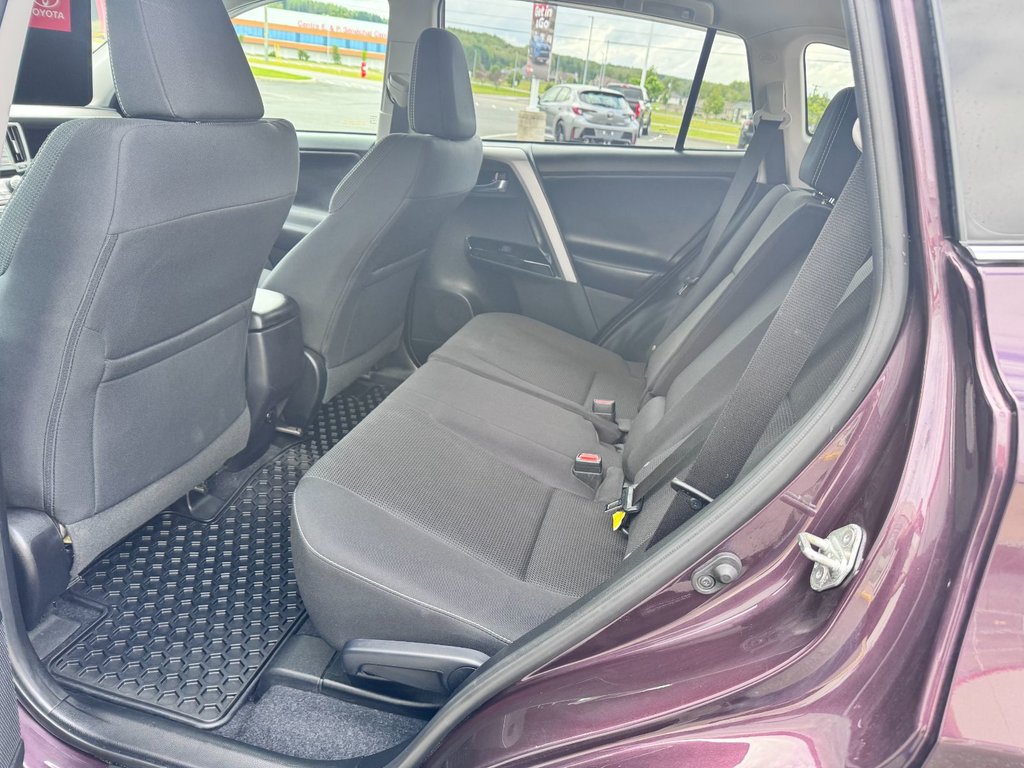 2018 Toyota RAV4 XLE in Grand Falls, New Brunswick - 14 - w1024h768px