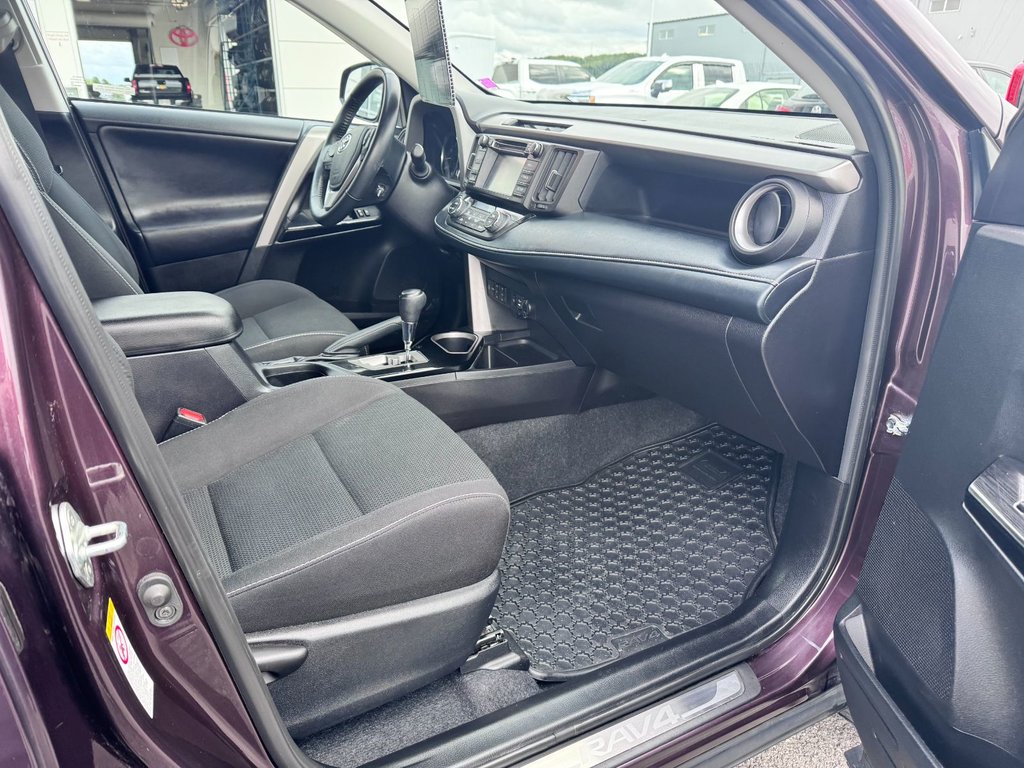 2018 Toyota RAV4 XLE in Grand Falls, New Brunswick - 10 - w1024h768px