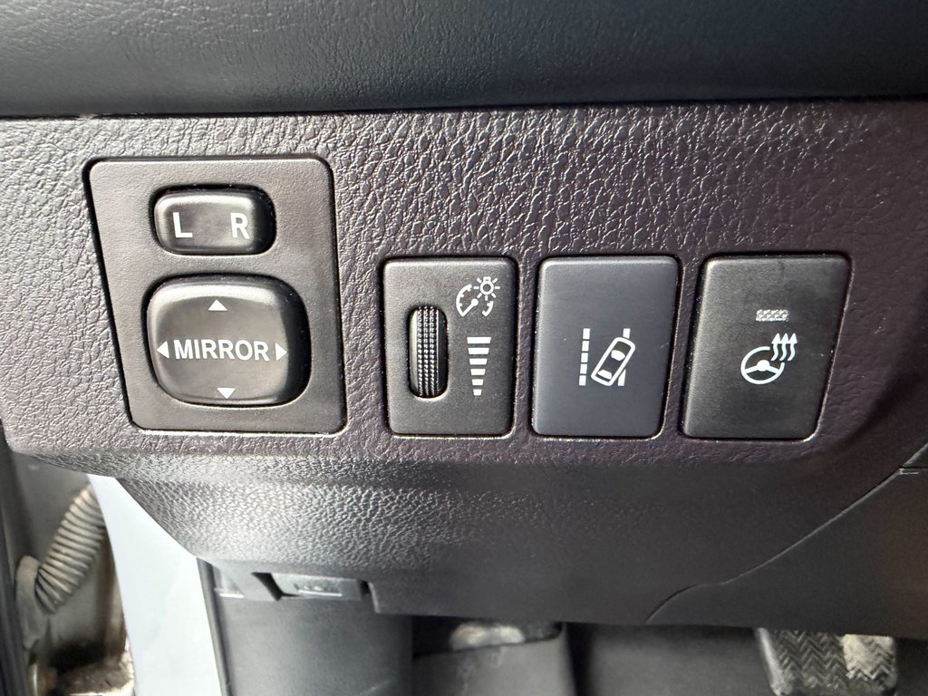 2018 Toyota RAV4 SE in Grand Falls, New Brunswick - 18 - w1024h768px