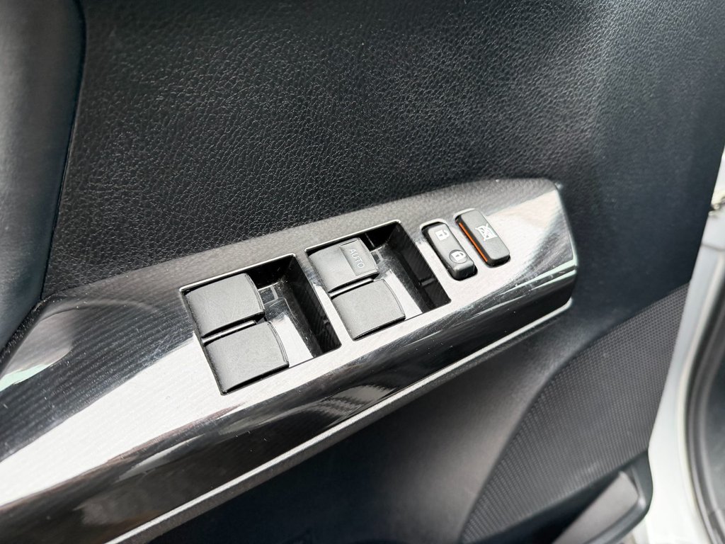 2018 Toyota RAV4 SE in Grand Falls, New Brunswick - 17 - w1024h768px