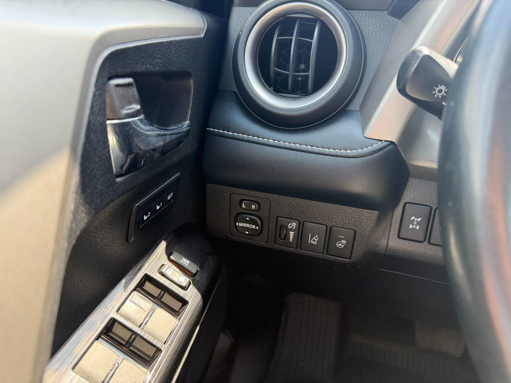 2018 Toyota RAV4 Limited in Grand Falls, New Brunswick - 15 - w1024h768px