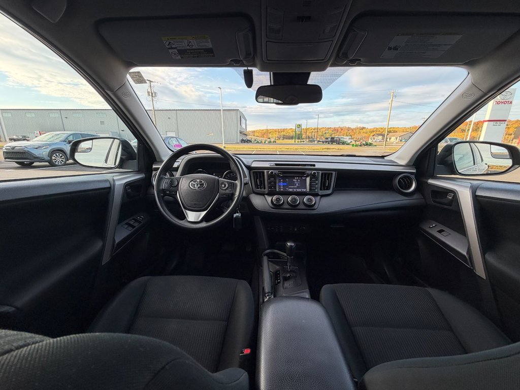 Toyota RAV4 LE AWD 2018 à Grand-Sault, Nouveau-Brunswick - 20 - w1024h768px
