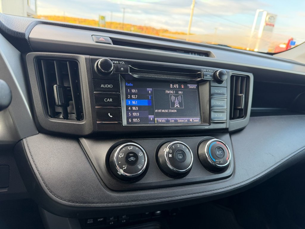 Toyota RAV4 LE AWD 2018 à Grand-Sault, Nouveau-Brunswick - 19 - w1024h768px