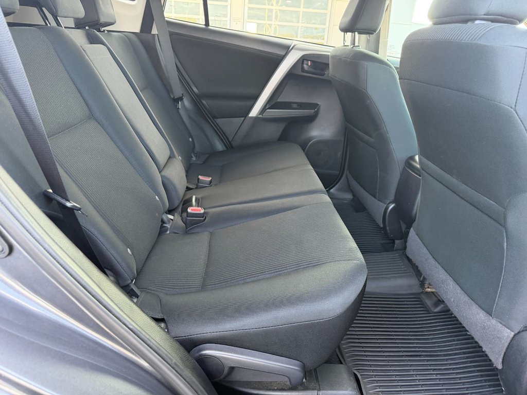 Toyota RAV4 LE AWD 2018 à Grand-Sault, Nouveau-Brunswick - 11 - w1024h768px