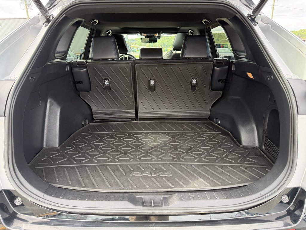 Toyota RAV4 Hybrid XSE 2021 à Grand-Sault, Nouveau-Brunswick - 12 - w1024h768px
