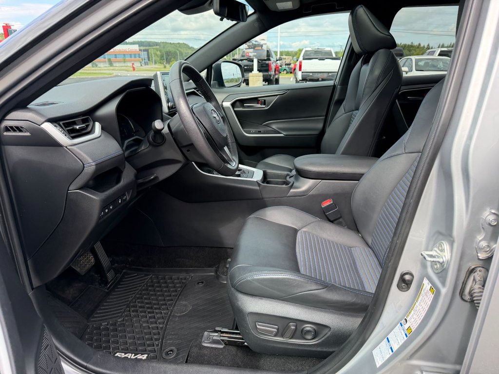 Toyota RAV4 Hybrid XSE 2021 à Grand-Sault, Nouveau-Brunswick - 14 - w1024h768px