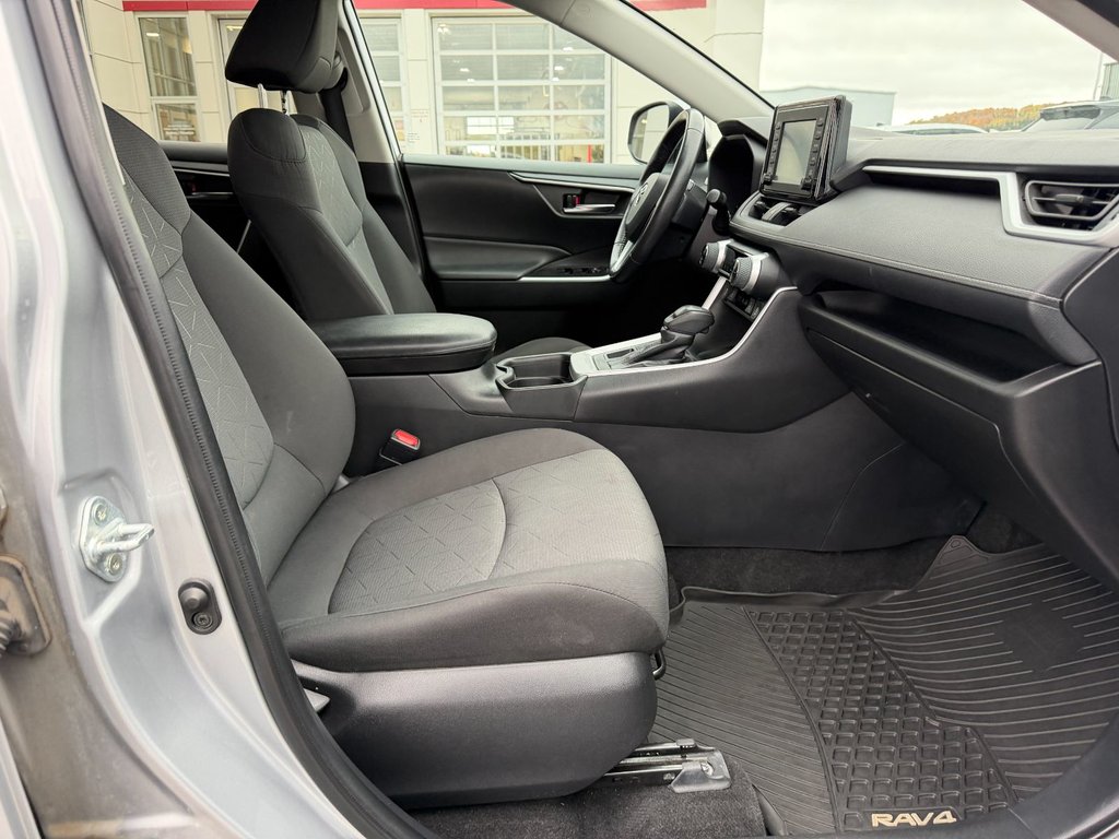 Toyota RAV4 XLE 2021 à Grand-Sault, Nouveau-Brunswick - 10 - w1024h768px
